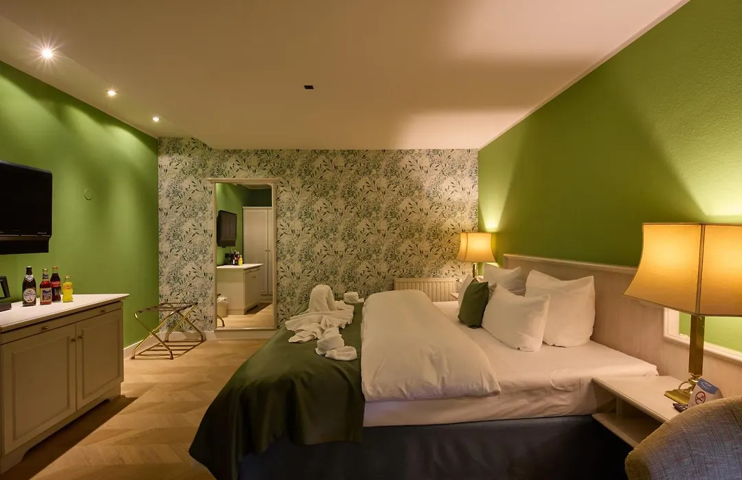 Romantik Hotel Der Adelshof-1